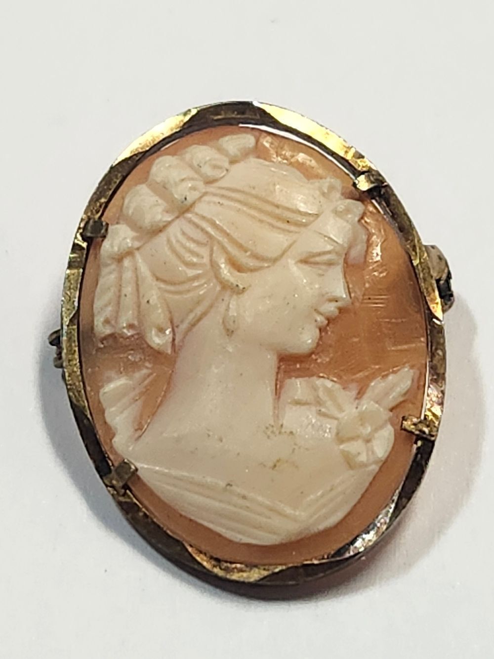 Gold Over 925 Sterling Vintage Hand-Carved Shell Cameo Brooch
